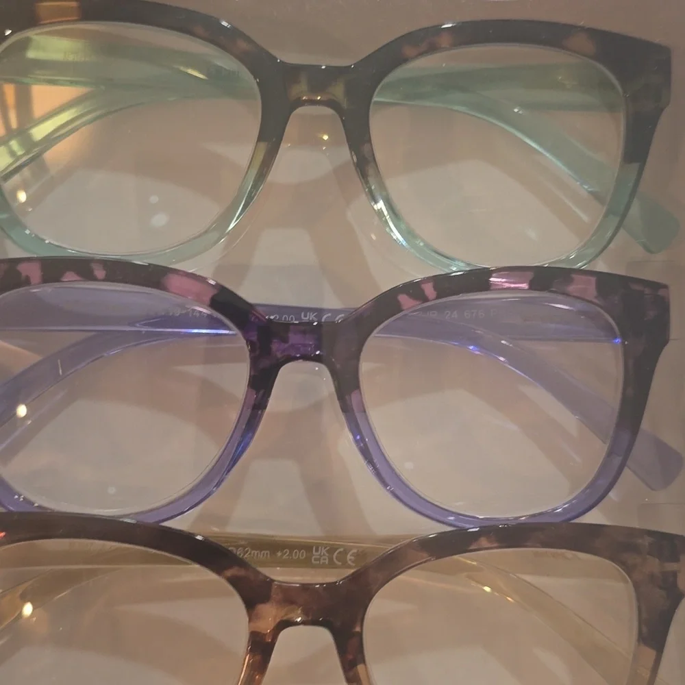 Betsey Johnson Reading Glasses Set